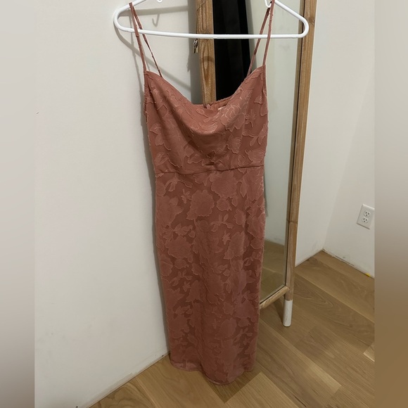 Hutch Elegant Pink Midi Dress - Picture 2 of 5